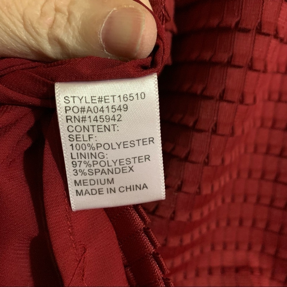 Eden Society Lalia Stitch Fix Red Textured Bell Sleeve Blouse. Size Medium. - Picture 3 of 10